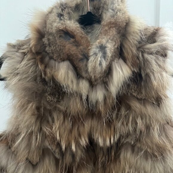 Theory Rabbit/Raccoon Fur Vest - Picture 2 of 9